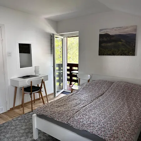 בית אירוח Jola *